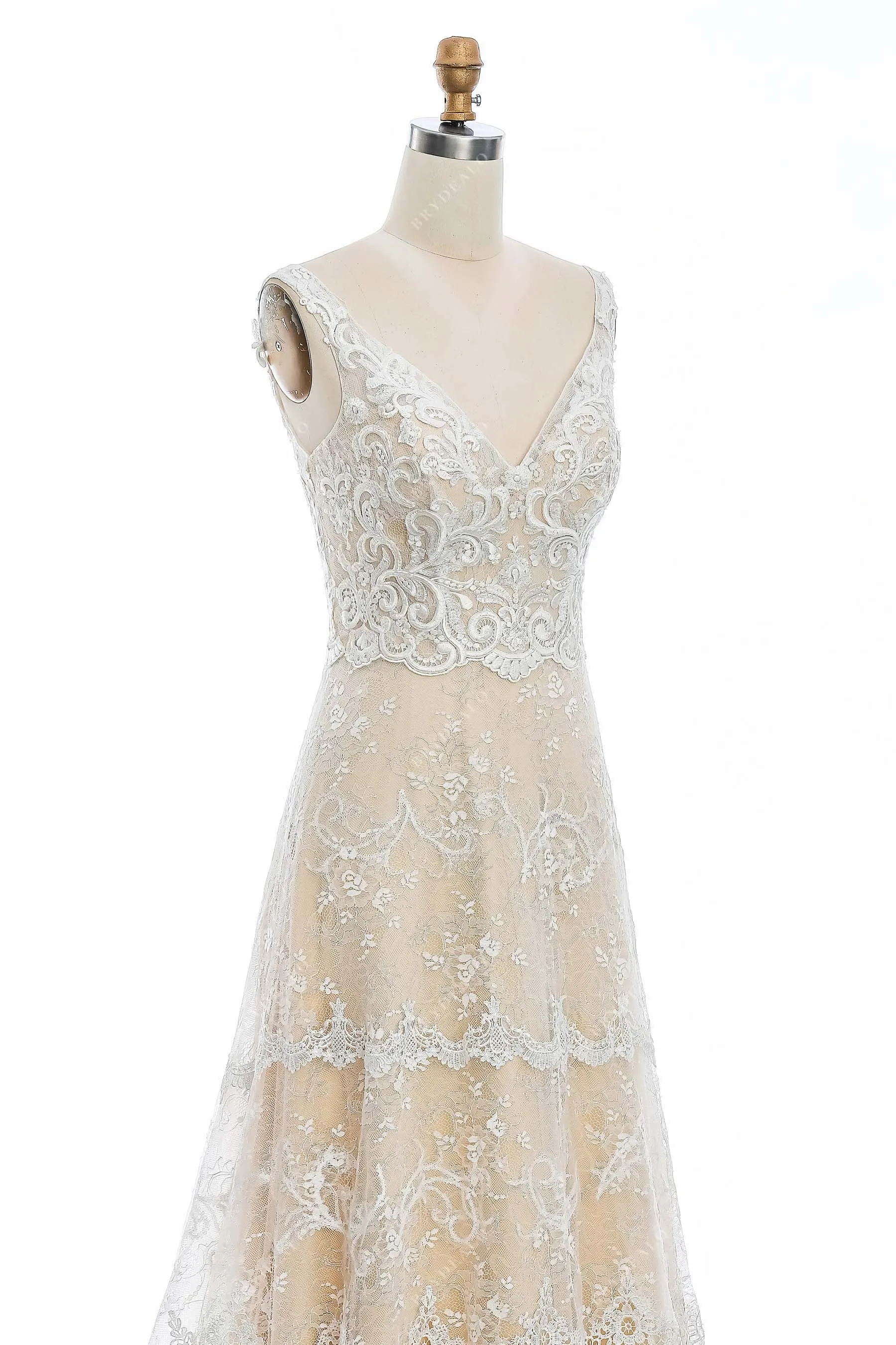 Classic A-line Champagne Floral Lace Straps Wedding Dress