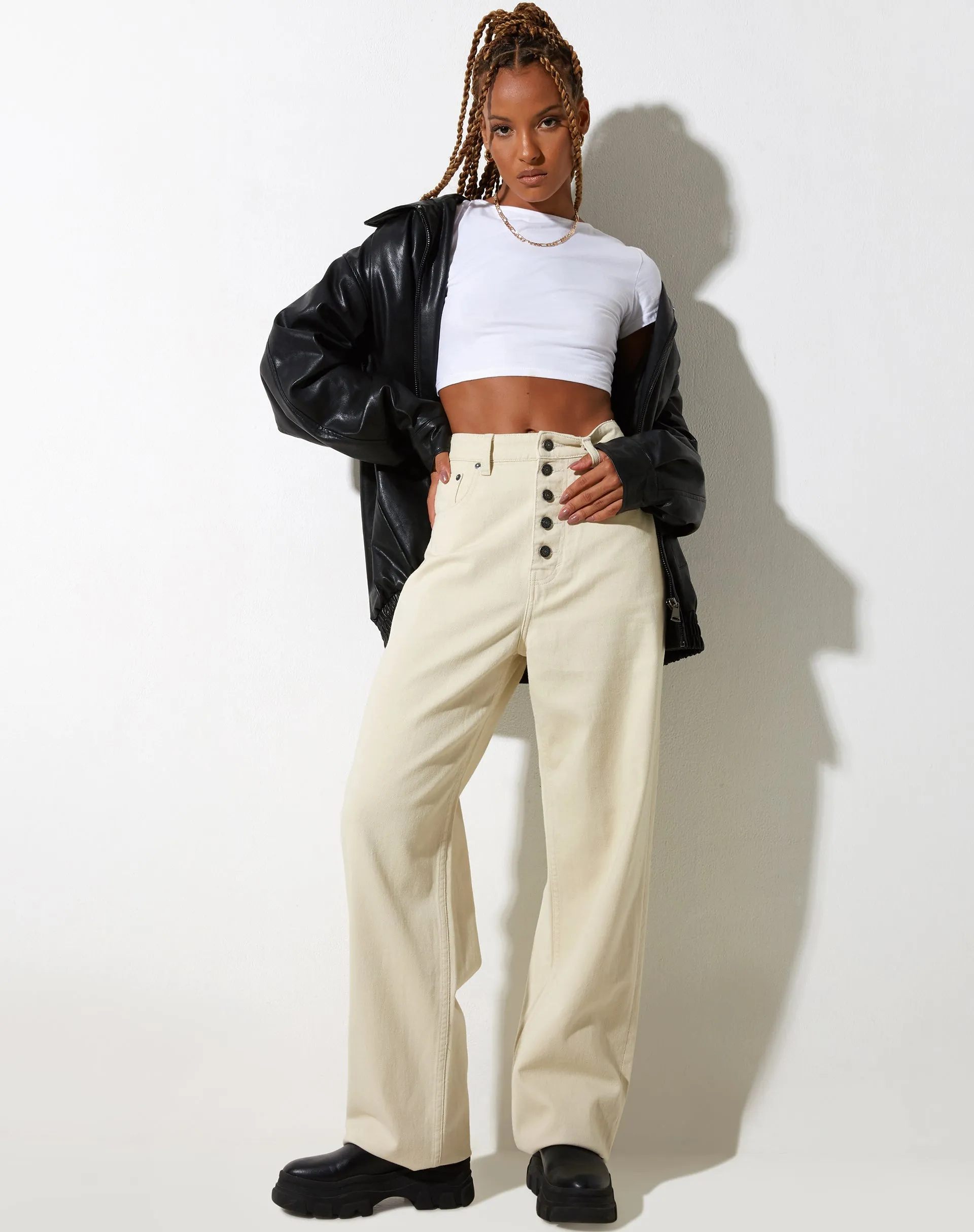 Exposed Button Parallel Jeans in Warm Cream