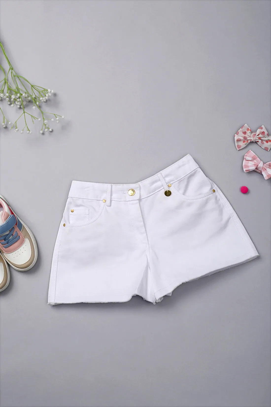 One Friday Girls Off White Denim Hot Shorts