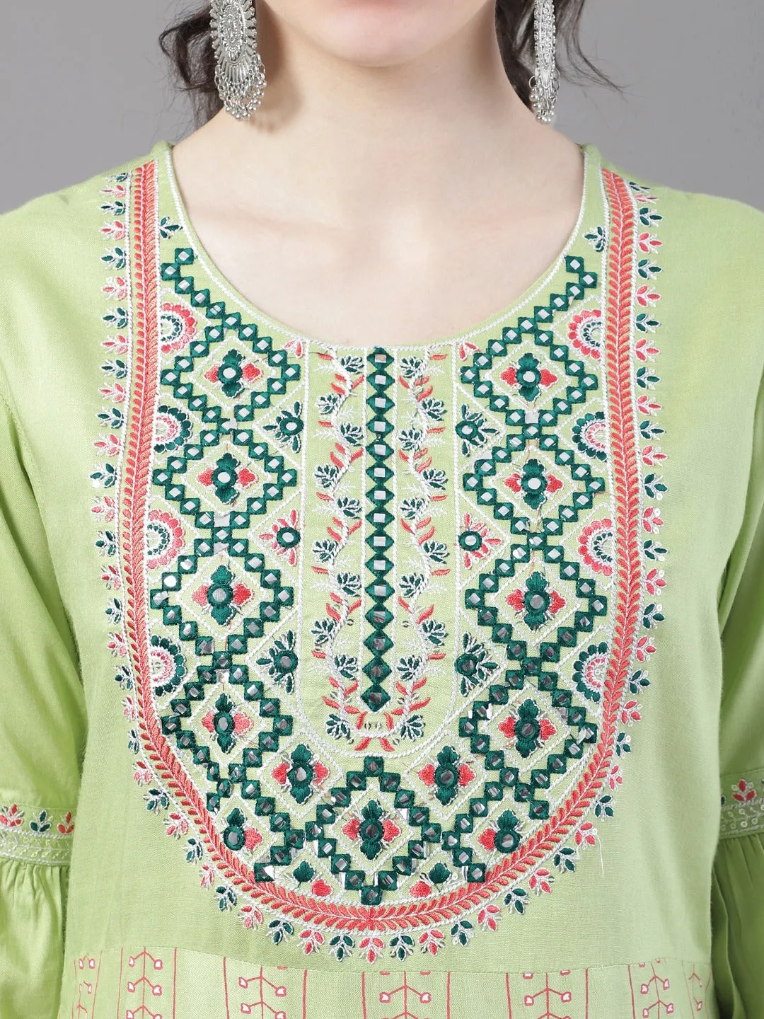 Women Floral Printed Embroidered Straight Kurta With Trousers & Dupatta