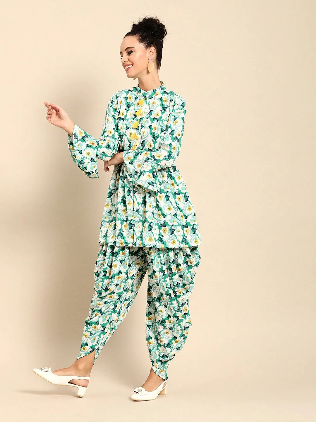 Women Green & White Printed Kurta With Dhoti Pants